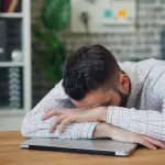 Burnout: come riconoscerlo, prevenirlo e uscirne davvero