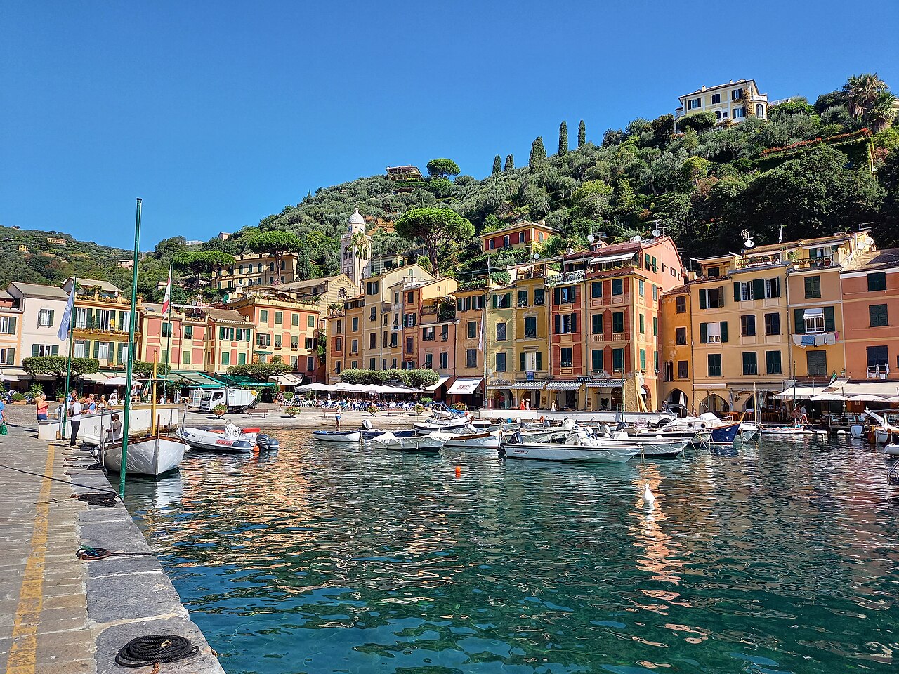 Vista di Portofino, pubblicato il bando per le abilitazioni autoscuola 2026-1